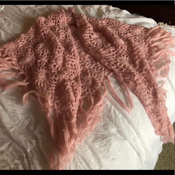Accessories - Pink shawl
